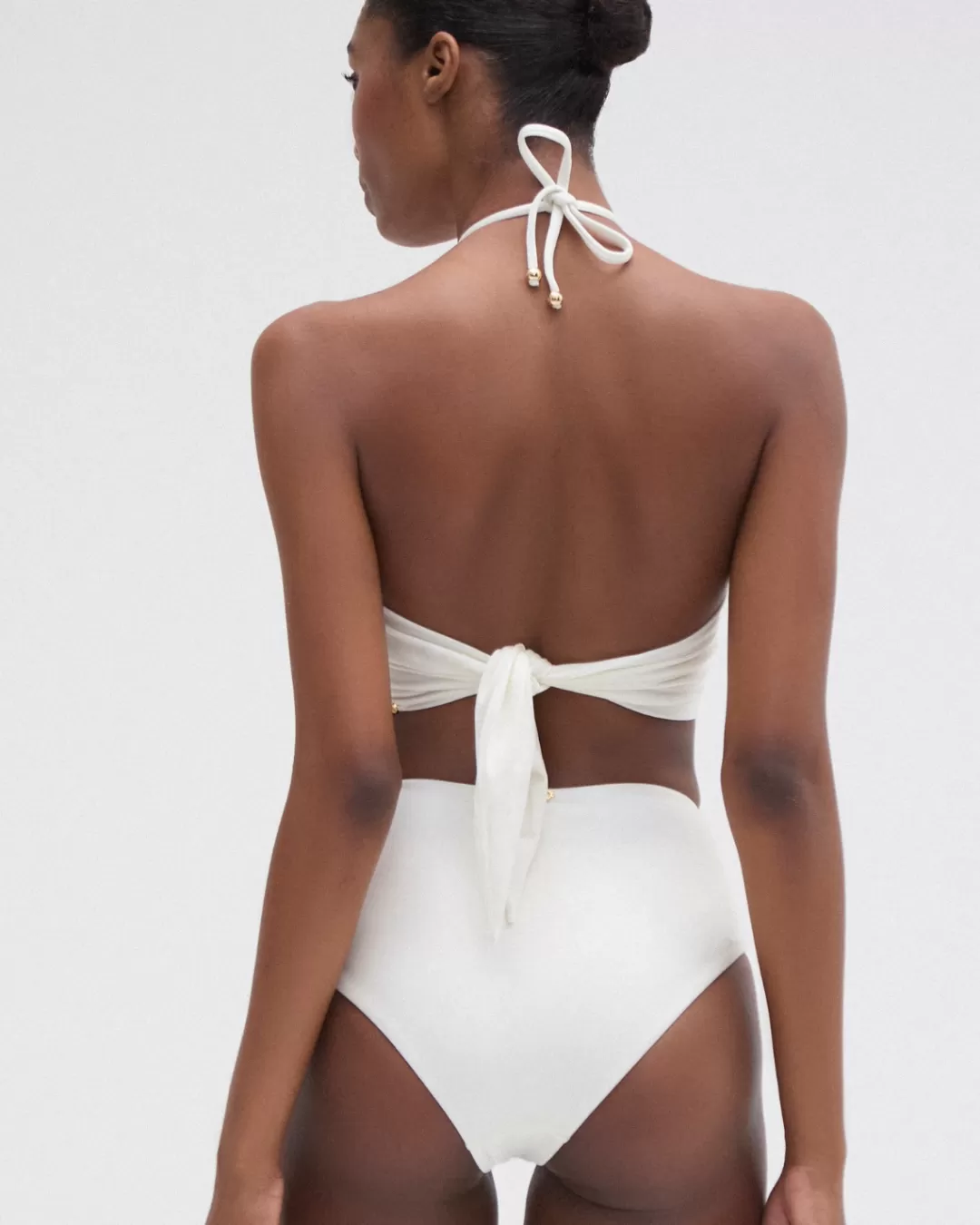 Haut de bikini PatBO en maille douce - Motif minéral sable doré - Taille haute élégante couleur ivoire - Nouvelle collection plage été 2024
