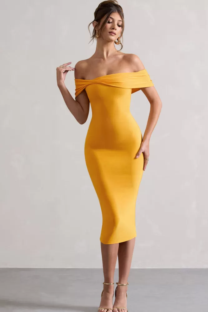 Robe mi-longue cintrée Bardot asymétrique couleur mangue - Modèle Keely de Club L London  

(Version tendance : Coupe bodycon sophistiquée avec décolleté twisté - Collection printemps/été)