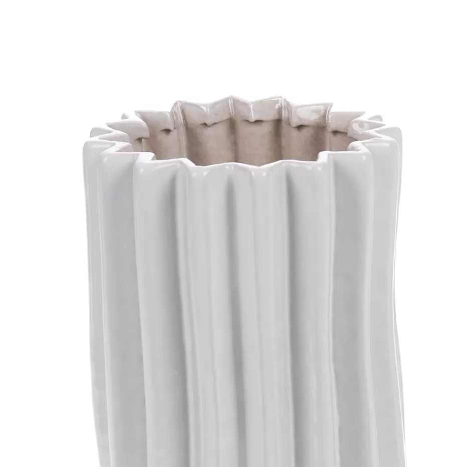 Vase décoratif Kolma en porcelaine blanche - Pièce maîtresse élégante pour votre intérieur 

Inspiré par l'artisanat traditionnel, ce plateau assorti complète parfaitement votre décoration de salon ou de salle à manger