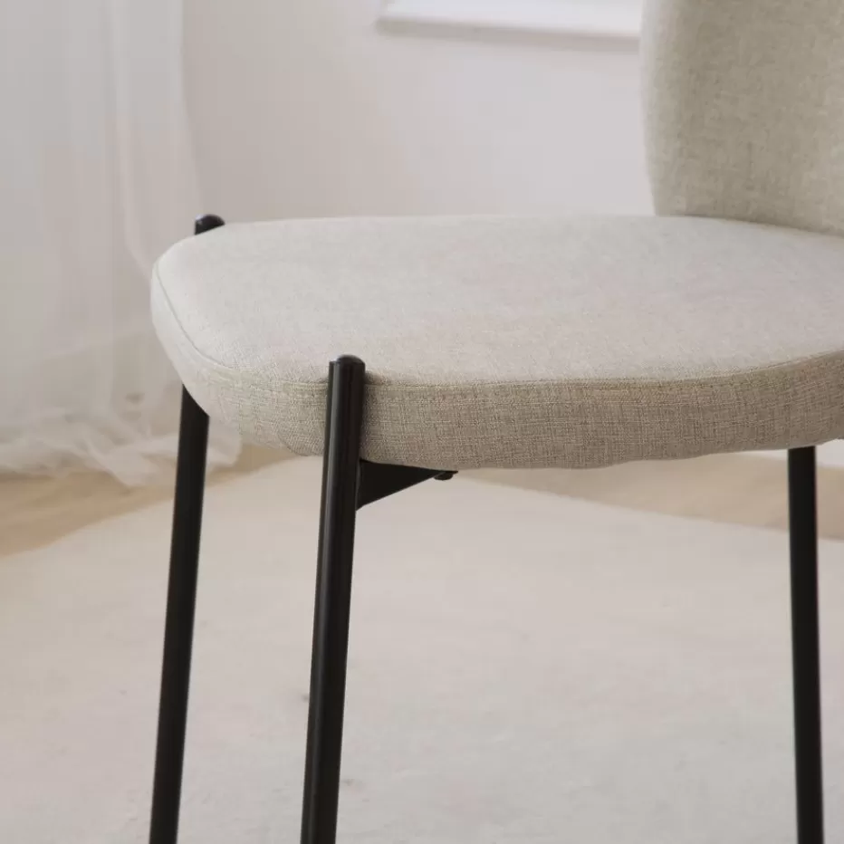 Lot de 4 chaises Nuren en promo - Assise rembourrée beige confortable pour salle à manger élégante
